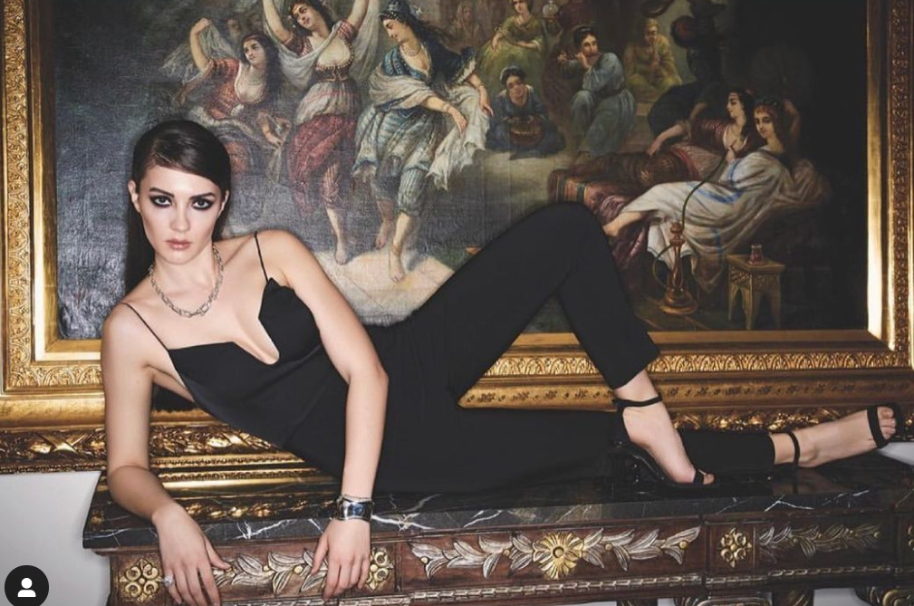 Burcu Özberk, Aşk Mantık İntikam dizi ile ekranlara dönecek ama... Aşk hayatı her şeyin önüne geçti