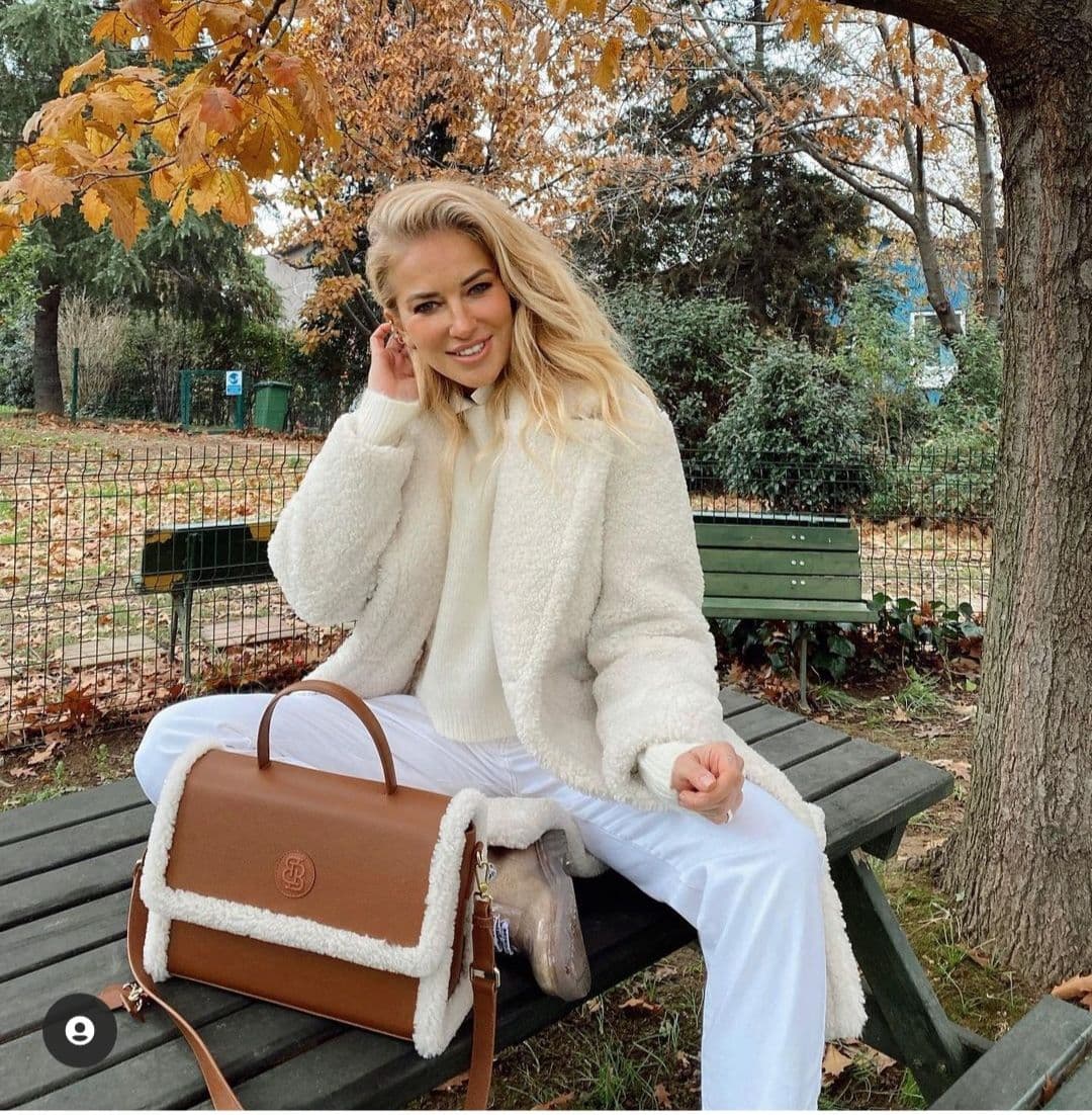 Burcu Esmersoy fotoğraf paylaştı! Takipçileri gözlerine inanamadı: Bu sen olmazsın