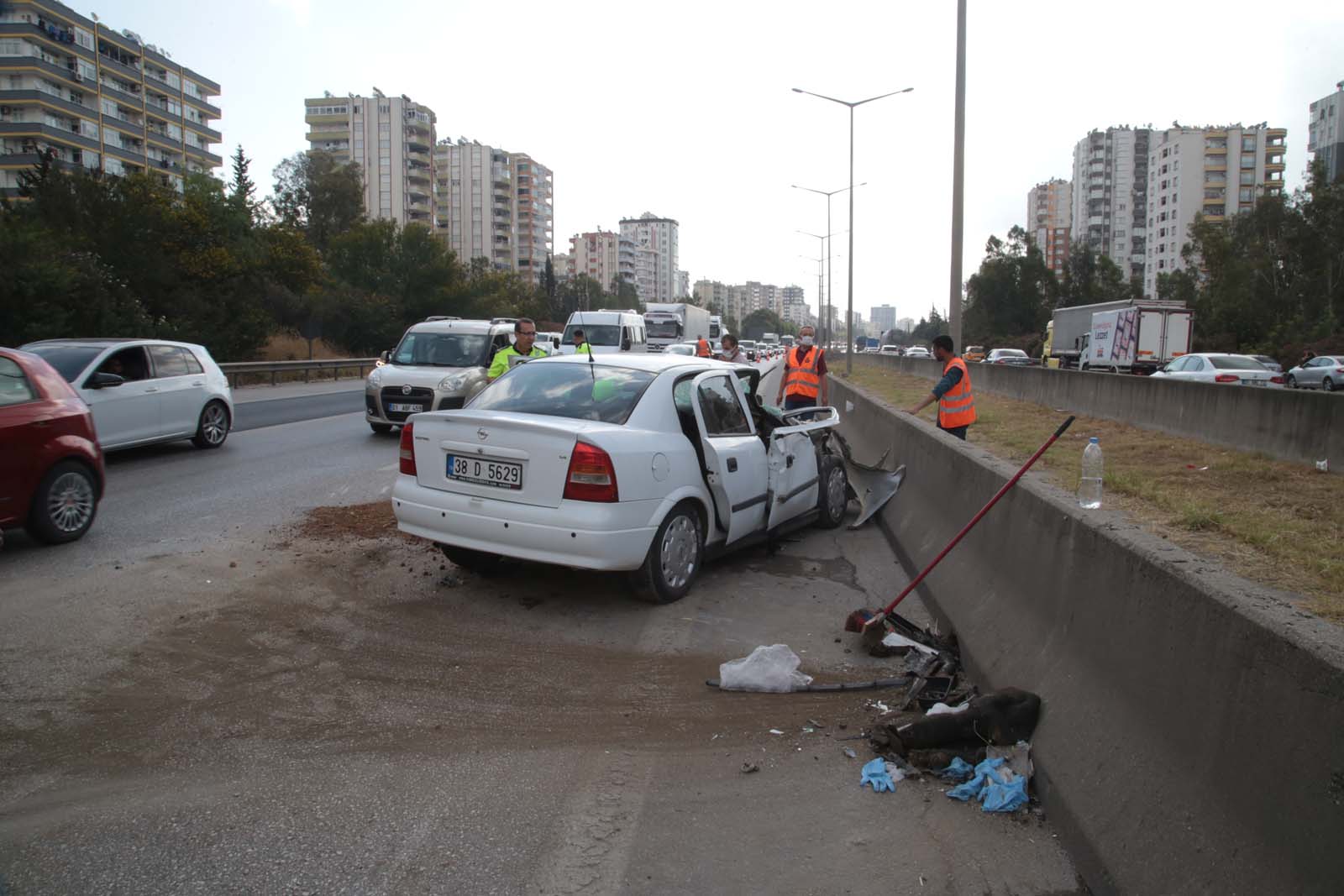 Adana'da feci kaza: Otomobilde 3 ilçe milli eğitim müdürü ve 2 şube müdürü vardı!