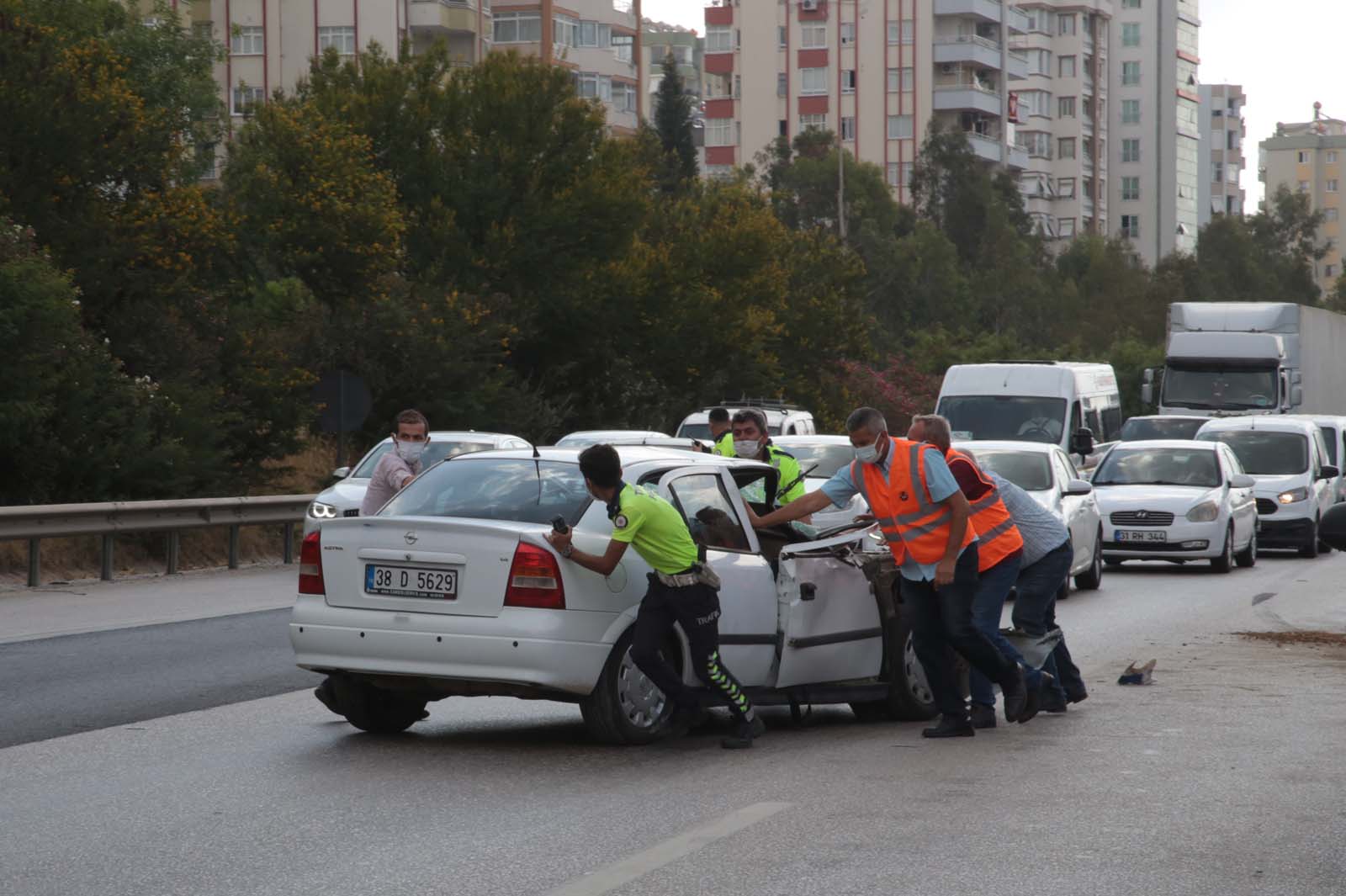 Adana'da feci kaza: Otomobilde 3 ilçe milli eğitim müdürü ve 2 şube müdürü vardı!