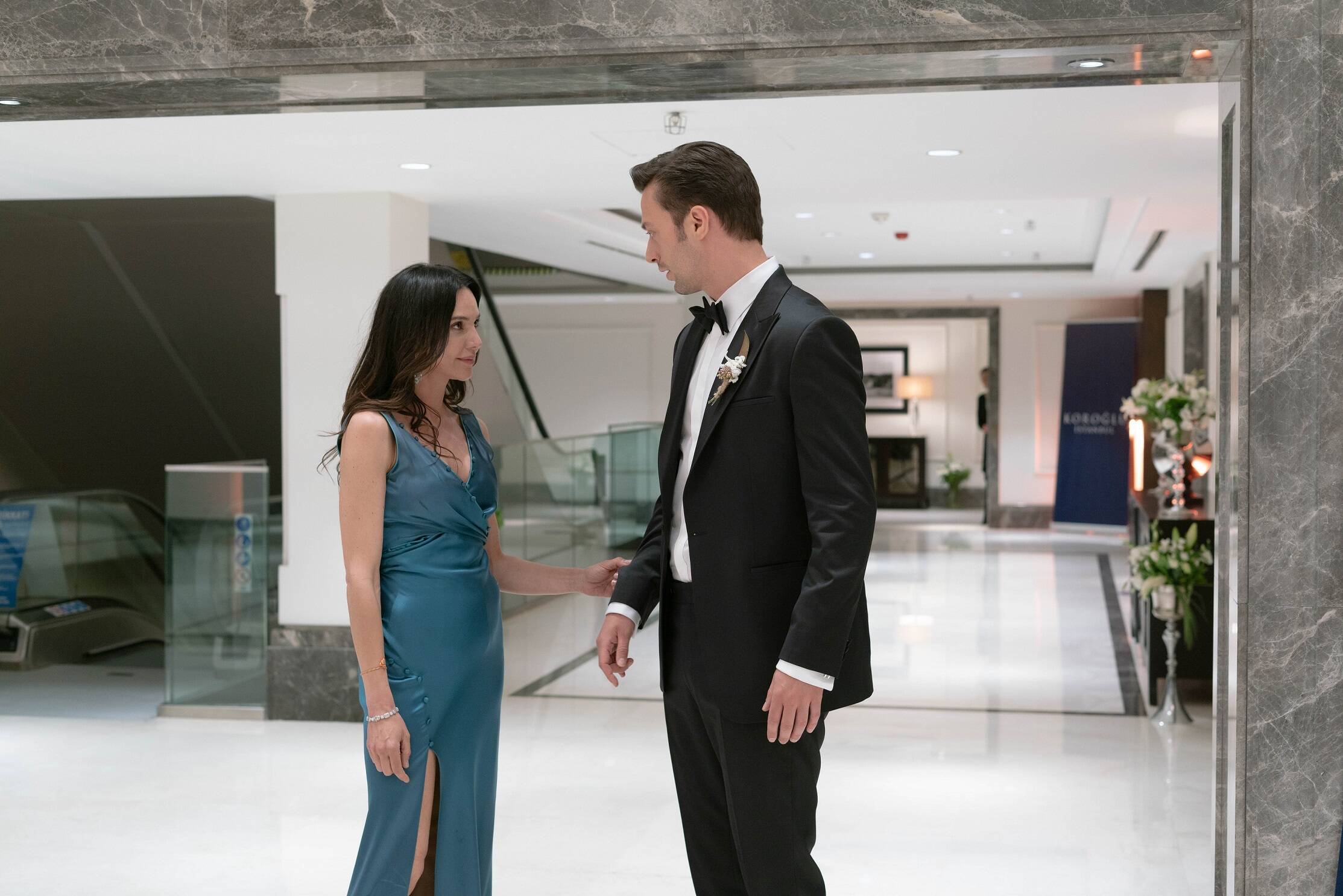 Camdaki Kız 9. bölüm sezon finali full, tek parça izle | Kanal D Camdaki Kız sezon finali canlı izle