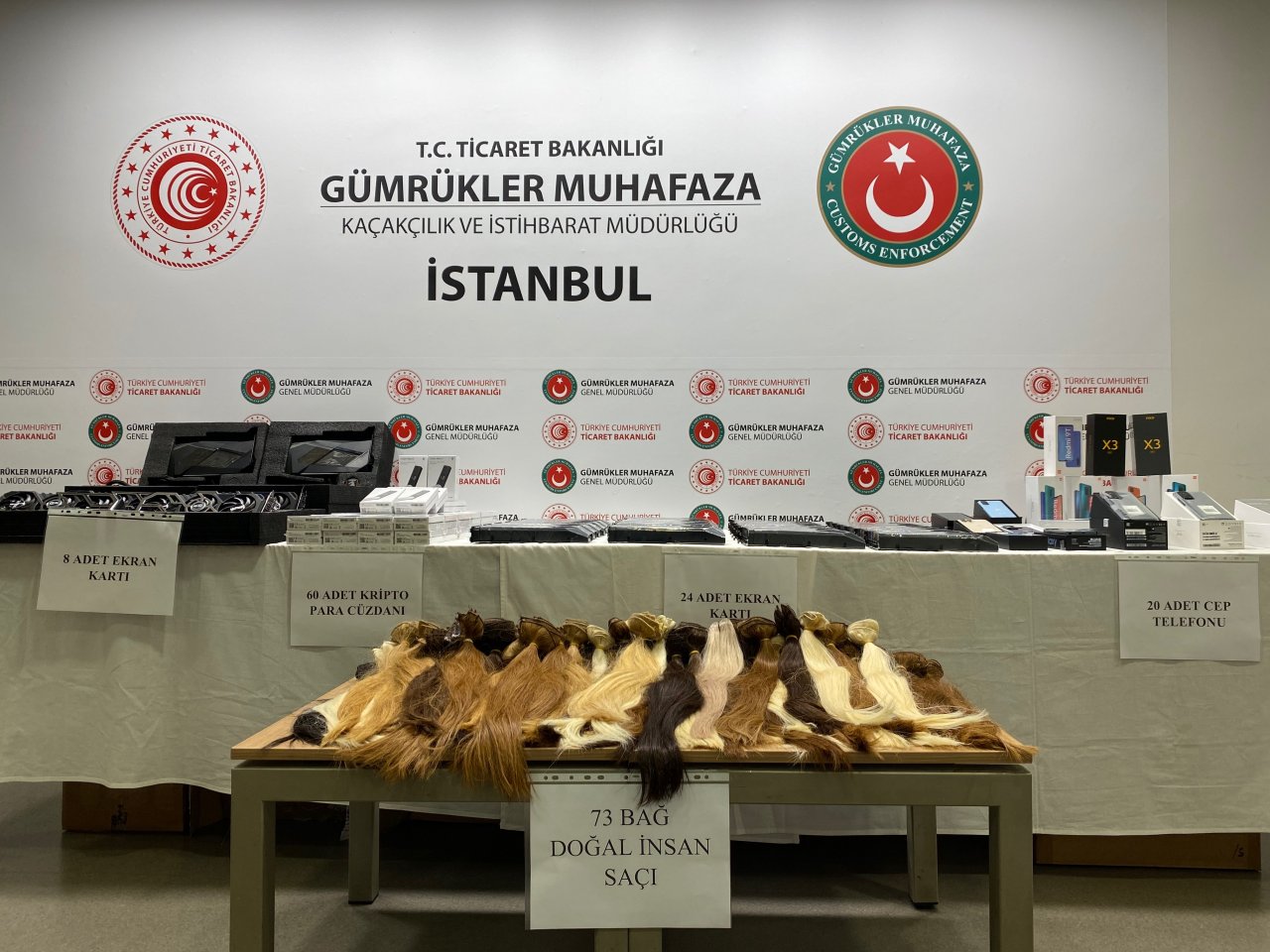 Aralarında yok yok! Sabiha Gökçen Havalimanı'nda 1,5 milyon liralık kaçak ürün ele geçirildi