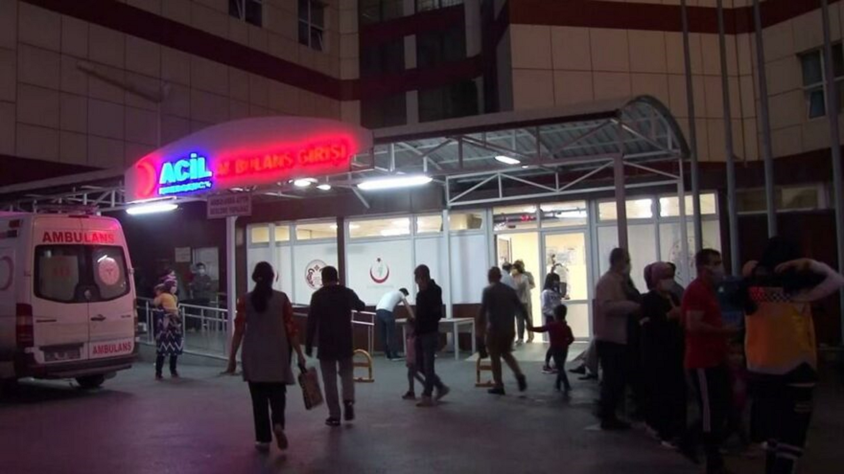 Laf atma kavgası kanlı bitti! Gözü dönen koca, komşusuna kurşun yağdırdı