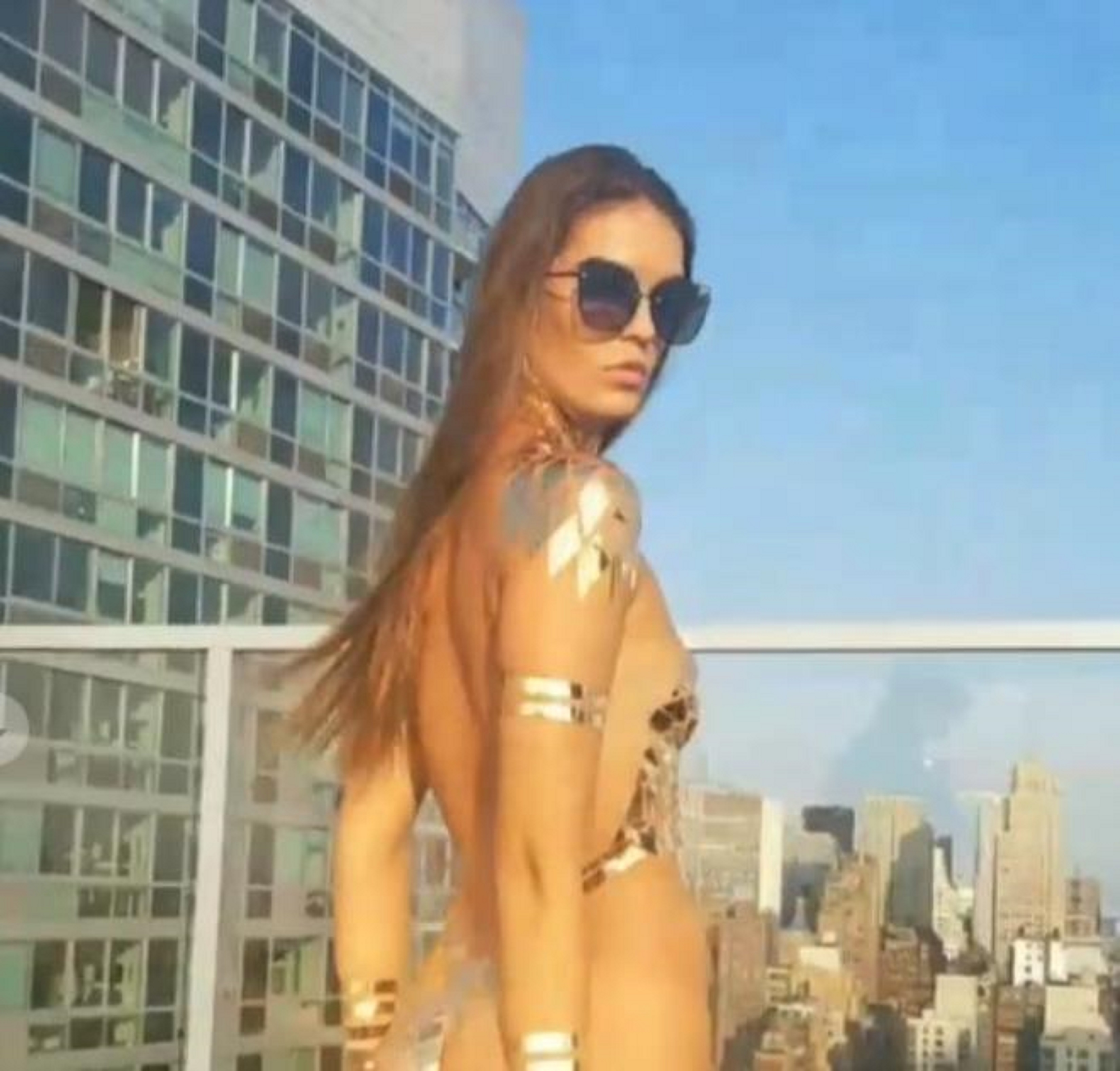 Amerikada şaşkınlık yaratan olay! Çırılçıplak soyunup kalabalığın ortasına çıktı