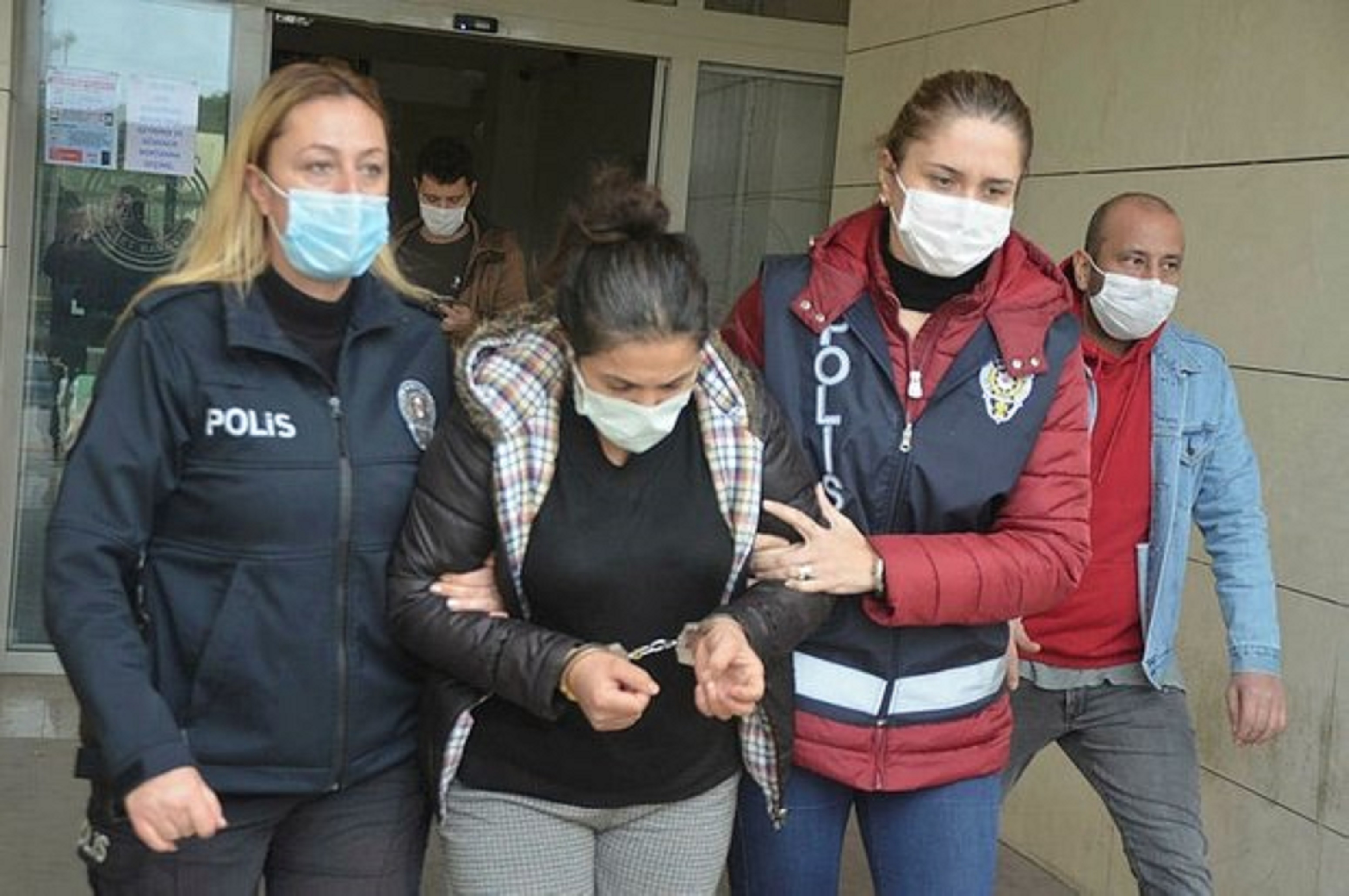 Dram dolu hayat mücadelesi! Kocasını öldüren Şerife Demir Ben onu öldürmeseydim o beni ve çocuklarımı öldürecekti