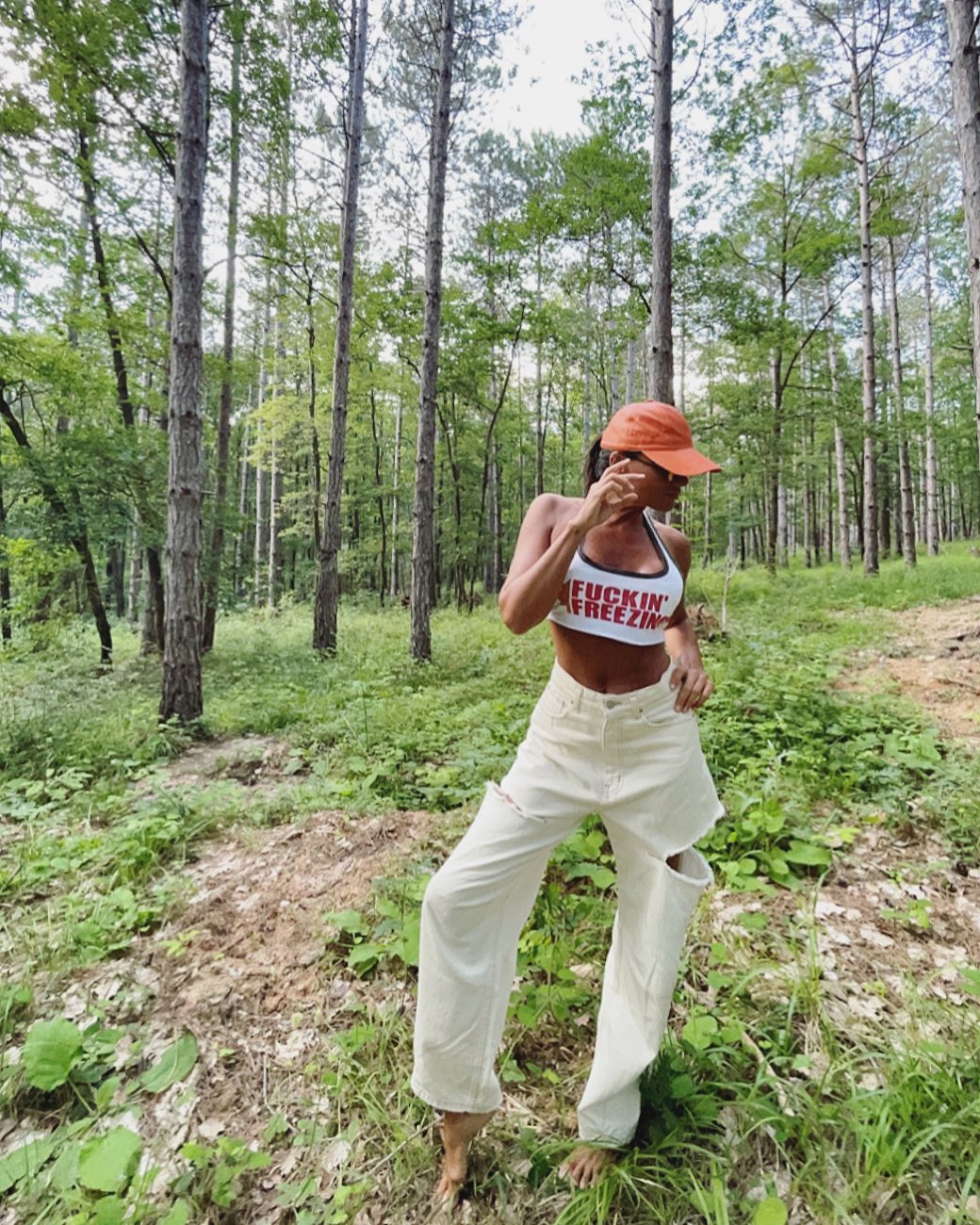 Eda Taşpınar koltukta çırılçıplak fotoğraf paylaştı, sosyal medya yıkıldı