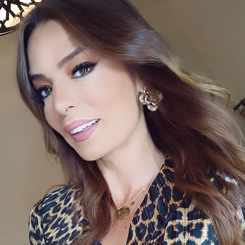 Asuman Krause hasrete son veriyor! İmzalar atıldı, ekranlara dönüyor