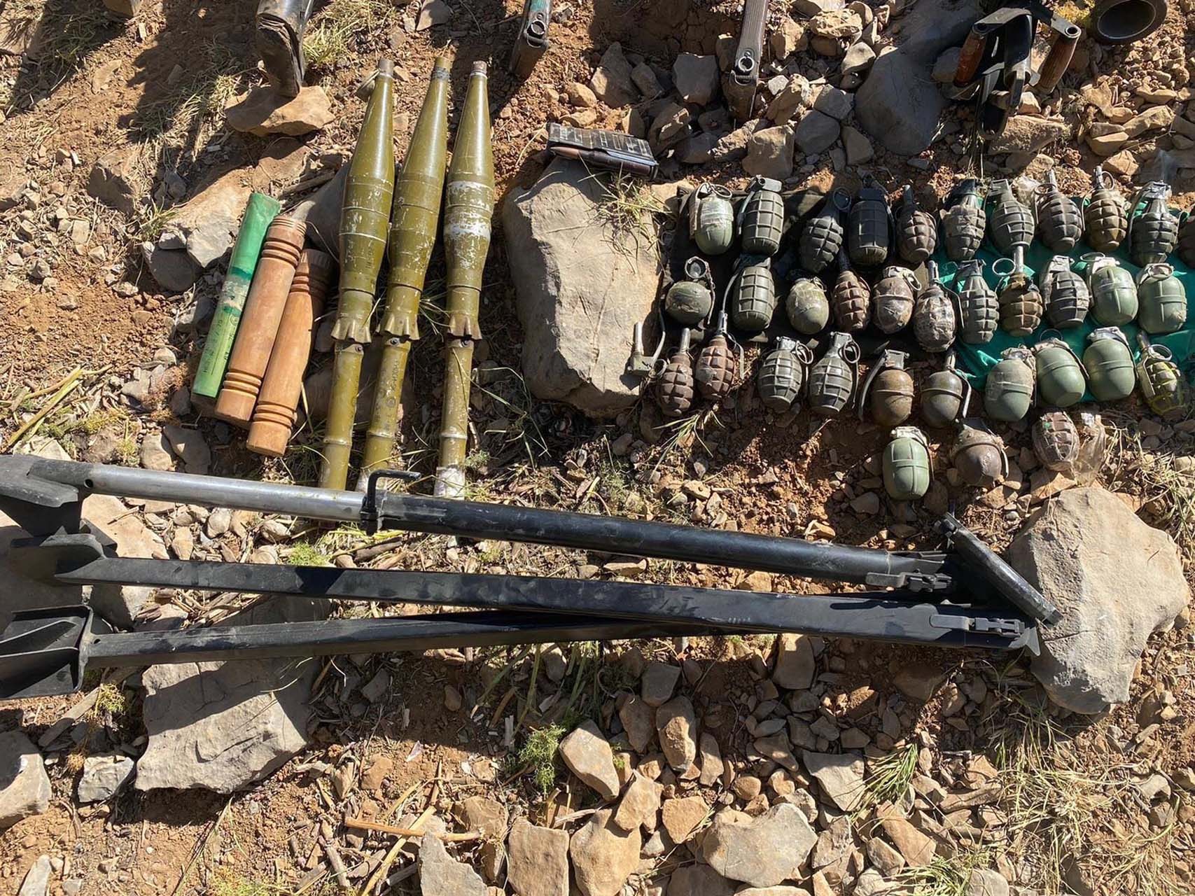 Son dakika | Komandolar 3 teröristi öldürdü, operasyonun yapıldığı mağaradan cephanelik çıktı 