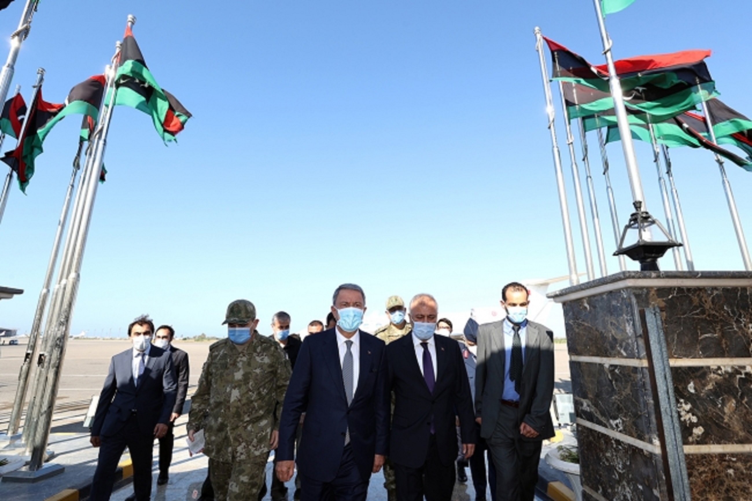 SON DAKİKA| Bakan Akardan Libya açıklaması: Yüzlerce insani toplu mezarlara gömdüler