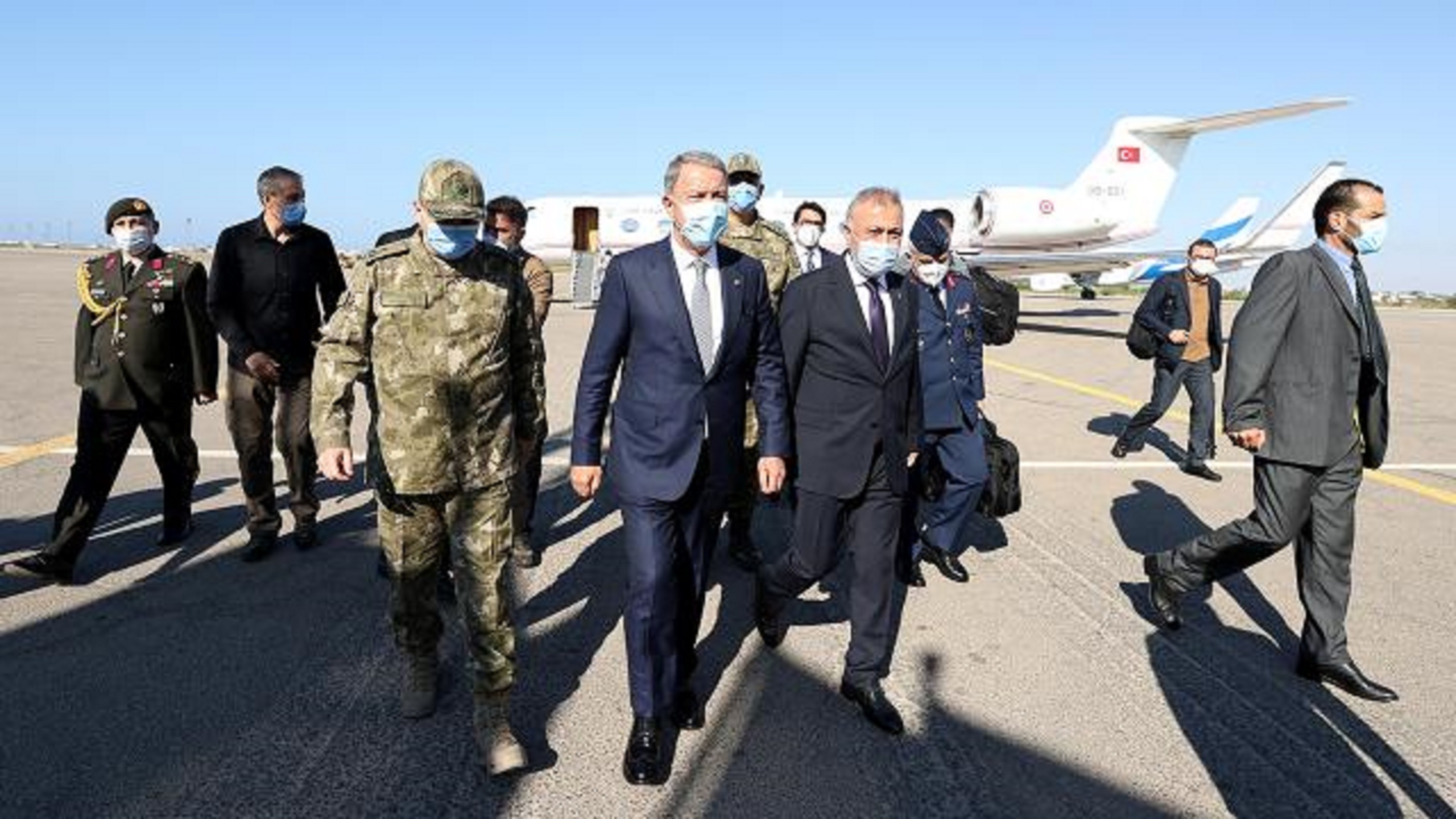 SON DAKİKA| Bakan Akardan Libya açıklaması: Yüzlerce insani toplu mezarlara gömdüler