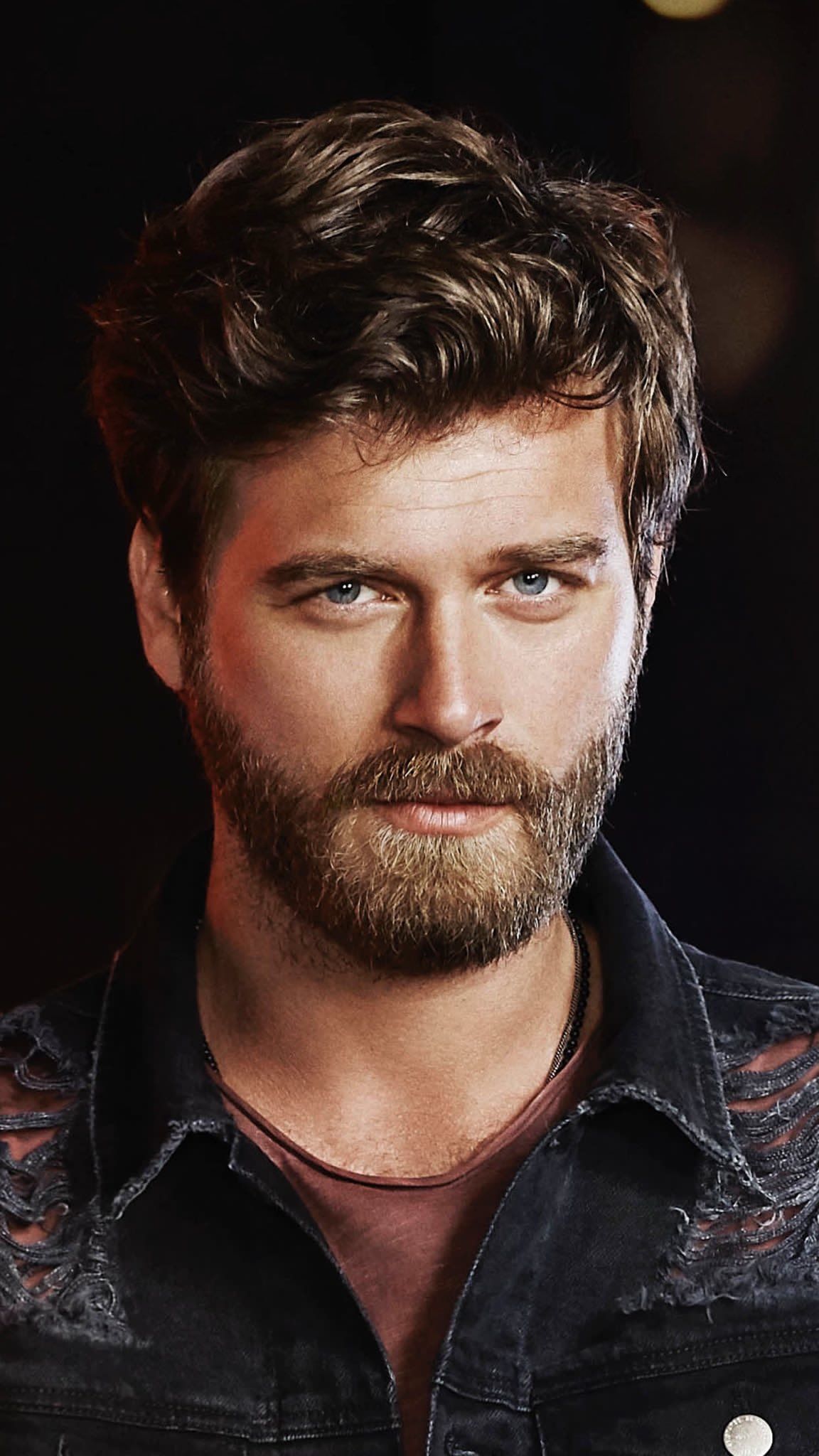 Kıvanç Tatlıtuğ hayranlarına müjde: Gülseren Budayıcıoğlu'nun yeni dizisi Kral Kaybederse ile ekrana geri dönüyor! Başrolü canlandıracak!