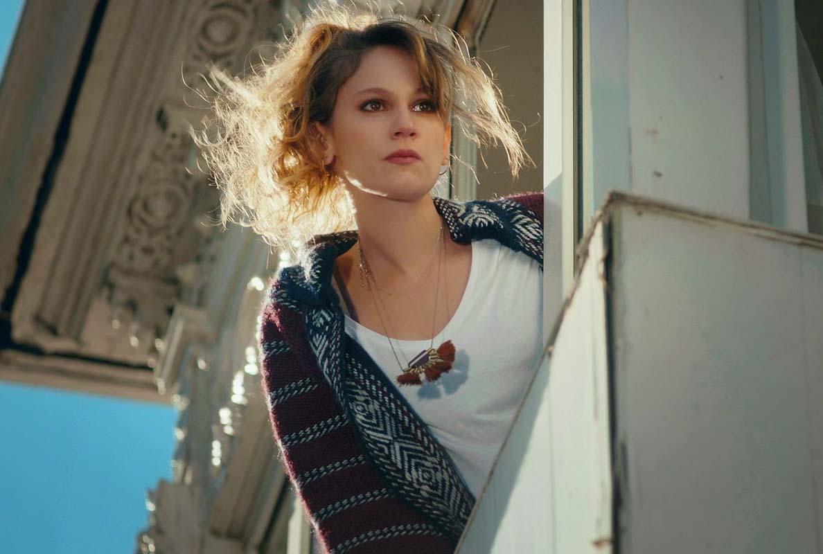 Olaylar Olaylar! Masumlar Apartmanı İnci’si Zeynep Abdullah, hastanelik oldu, parmağı kırıldı!