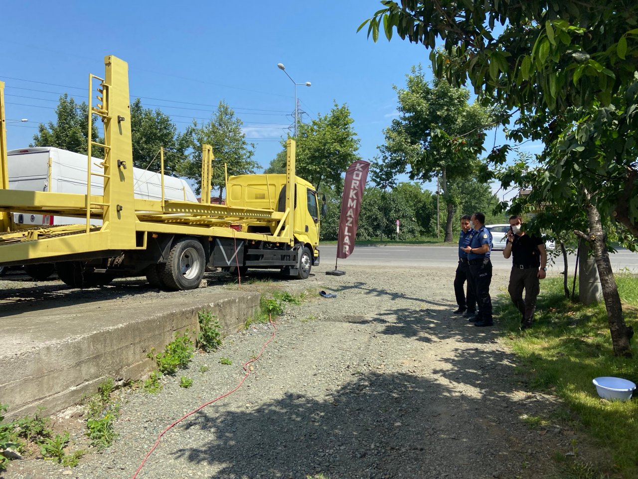 Samsun'da feci ölüm! Taşıyıcı tırın kat arasında kalan işçi feci şekilde can verdi