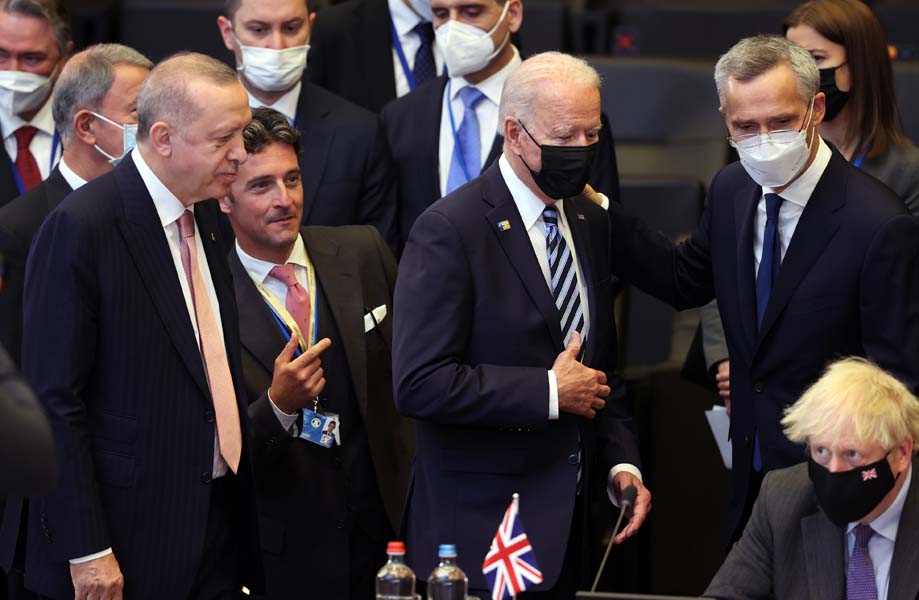 Erdoğan'ın danışmanı İsmail Cesur'dan Financial Times'a fotoğraf tepkisi: Mücadelenin hangi boyutta olduğunu gösteriyor!