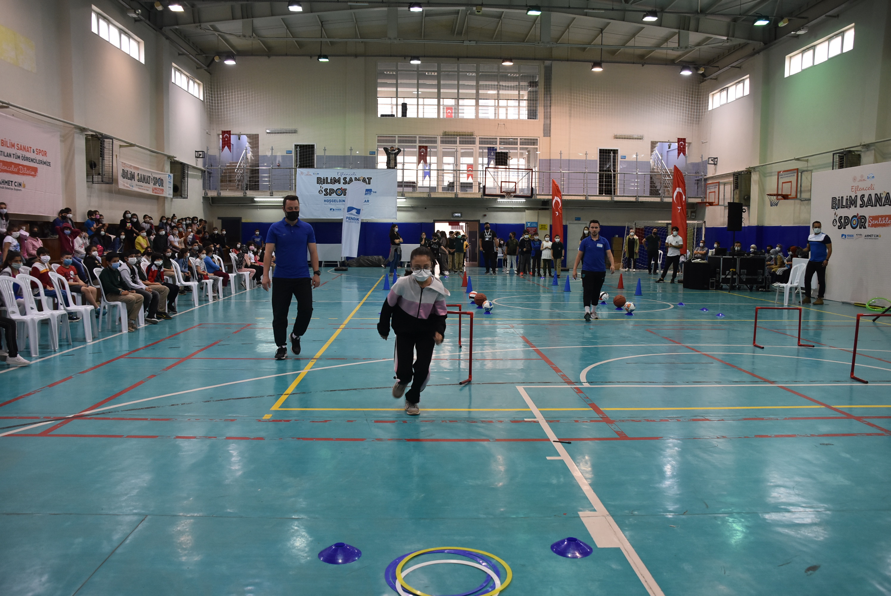 Böyle etkinlik görülmedi! Çocuklar bilimi, sanatı ve sporu eğlenerek öğreniyor