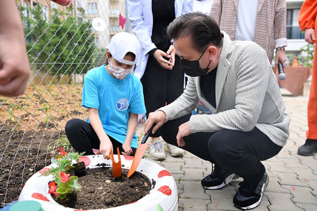 Atık malzemeler minik ellerde hayat buldu! Öğrenciler daha yaşanılabilir çevre için kolları sıvadı