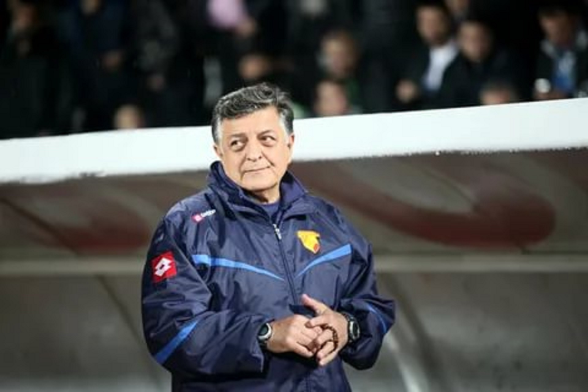 Hocam ama korona var! Yılmaz Vural fena gaza geldi! Dansözü dudağından öptü