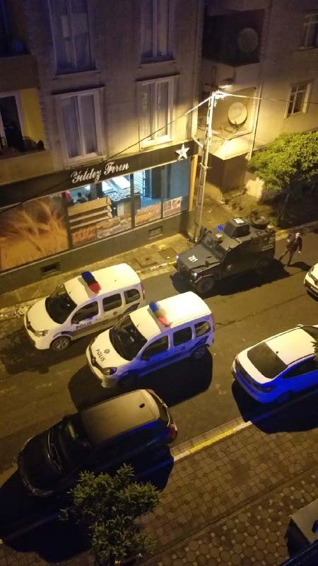 Sancaktepe'de 'kundak' şüphesi! Kül olan aracını görünce gözyaşlarını tutamadı!