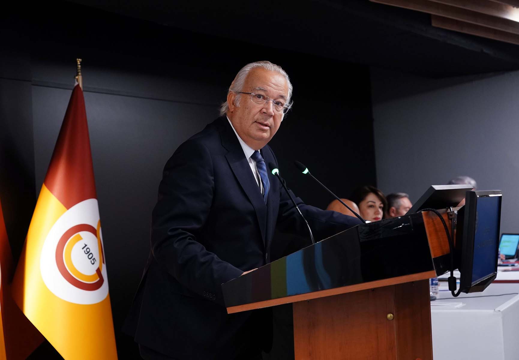 Bir devir kapanıyor! Galatasaray, 38.başkanını seçmek için yarın sandığa gidiyor! İşte Galatasaray başkan adayları... 