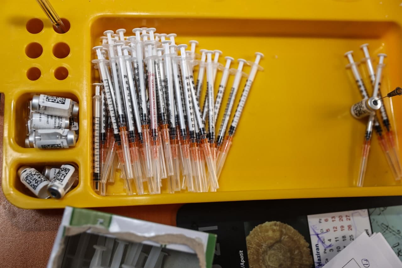 "Artık elimizde kanıt var" diyerek duyurdu! BioNTech aşısı kısırlığa neden olur mu? İşte Kovid aşılarının sperm sayısına etkisi!