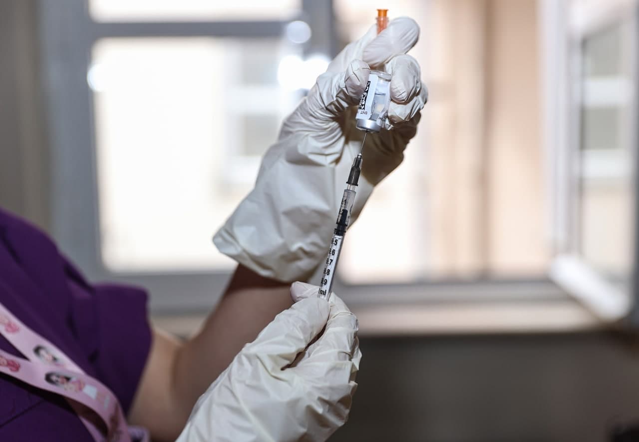 "Artık elimizde kanıt var" diyerek duyurdu! BioNTech aşısı kısırlığa neden olur mu? İşte Kovid aşılarının sperm sayısına etkisi!