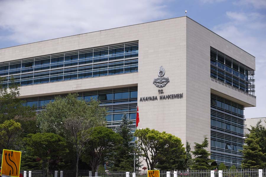 SON DAKİKA! HDP'nin kapatılması davasında flaş gelişme: Anayasa Mahkemesi iddianameyi kabul etti!