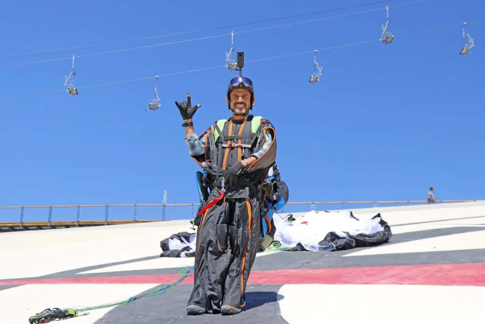 İş çıkışı evine uçarak gidiyor! Türkiye'de bunu bir tek o yapıyor