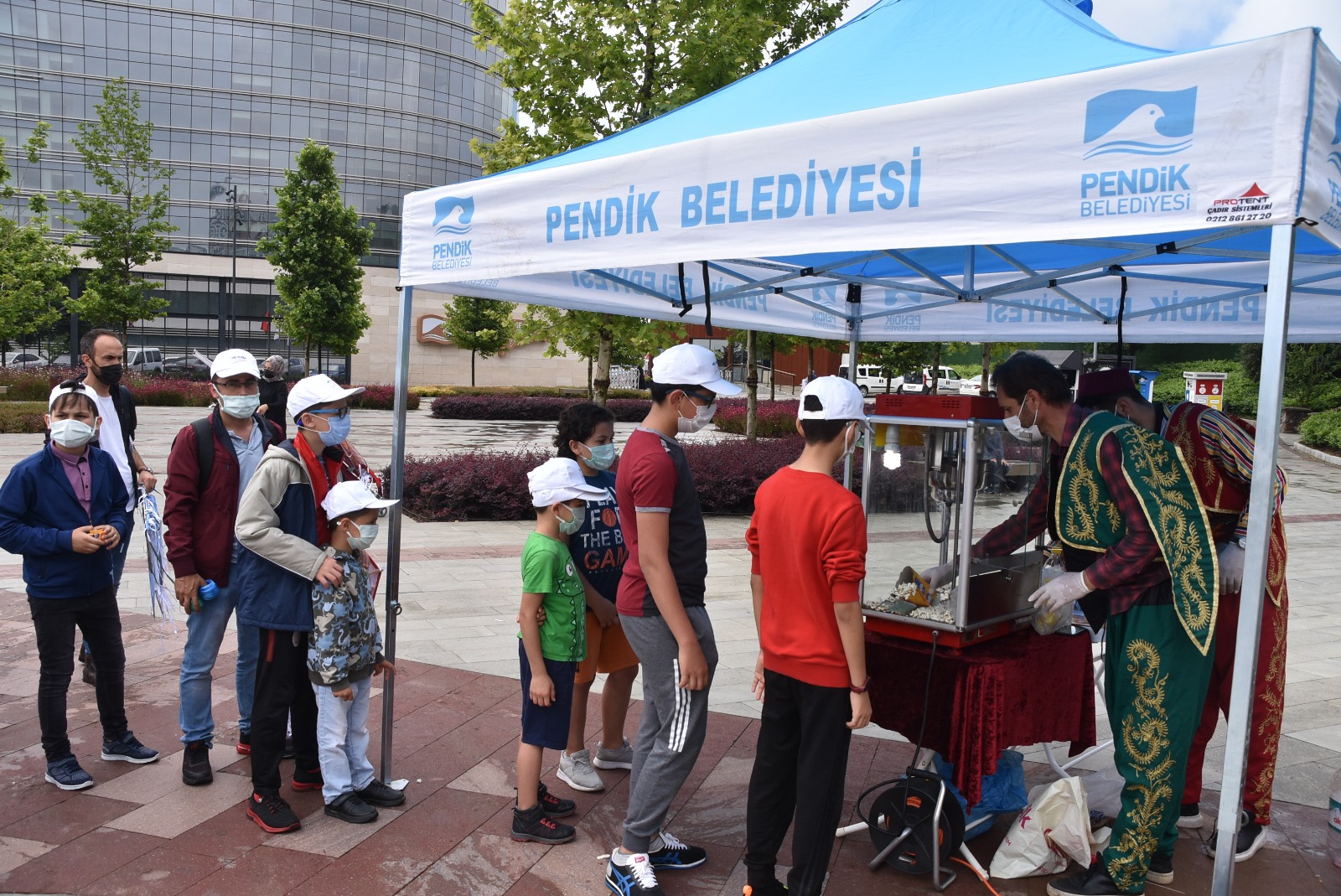 Babalar Günü Pendikte şenlikle kutlandı