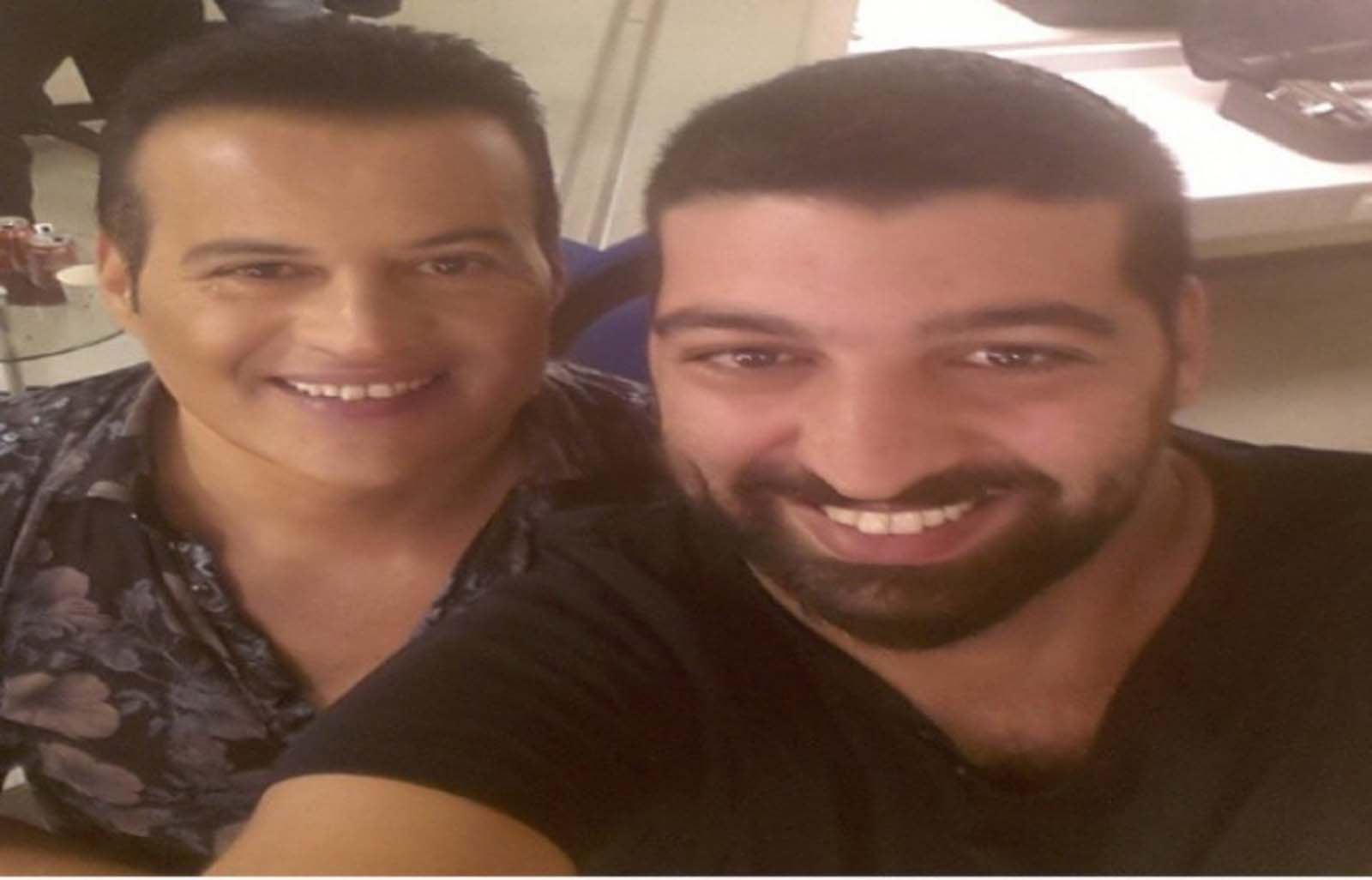 Hakan Peker yıllara meydan okuyor! Oğlu'nun paylaştığı fotoğraf olay oldu