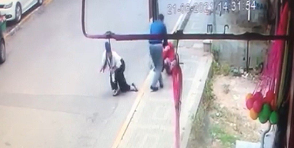 Artık yeter! Eli silahlı bir adam ve karşısında savunmasız bir kadın! Eski eşine kurşun yağdırdı