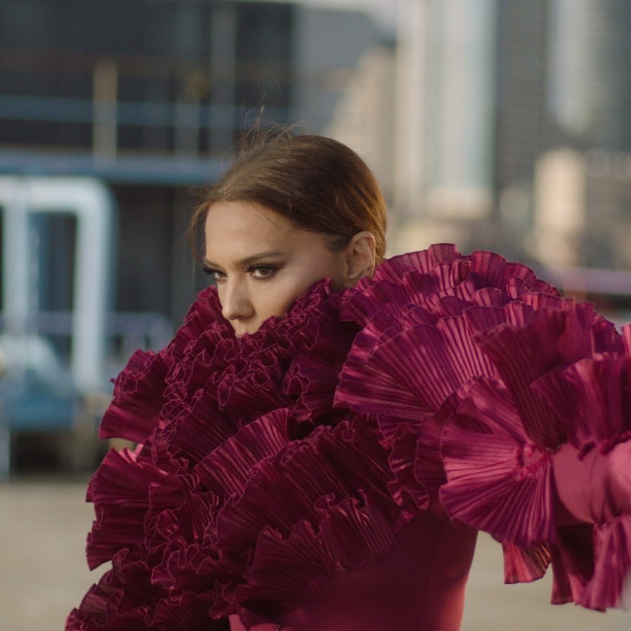 Demet Akalın - Hadise çekişmesinde bomba gelişme! Ebru Gündeş, paylaşımıyla Akalın'a destek verdi