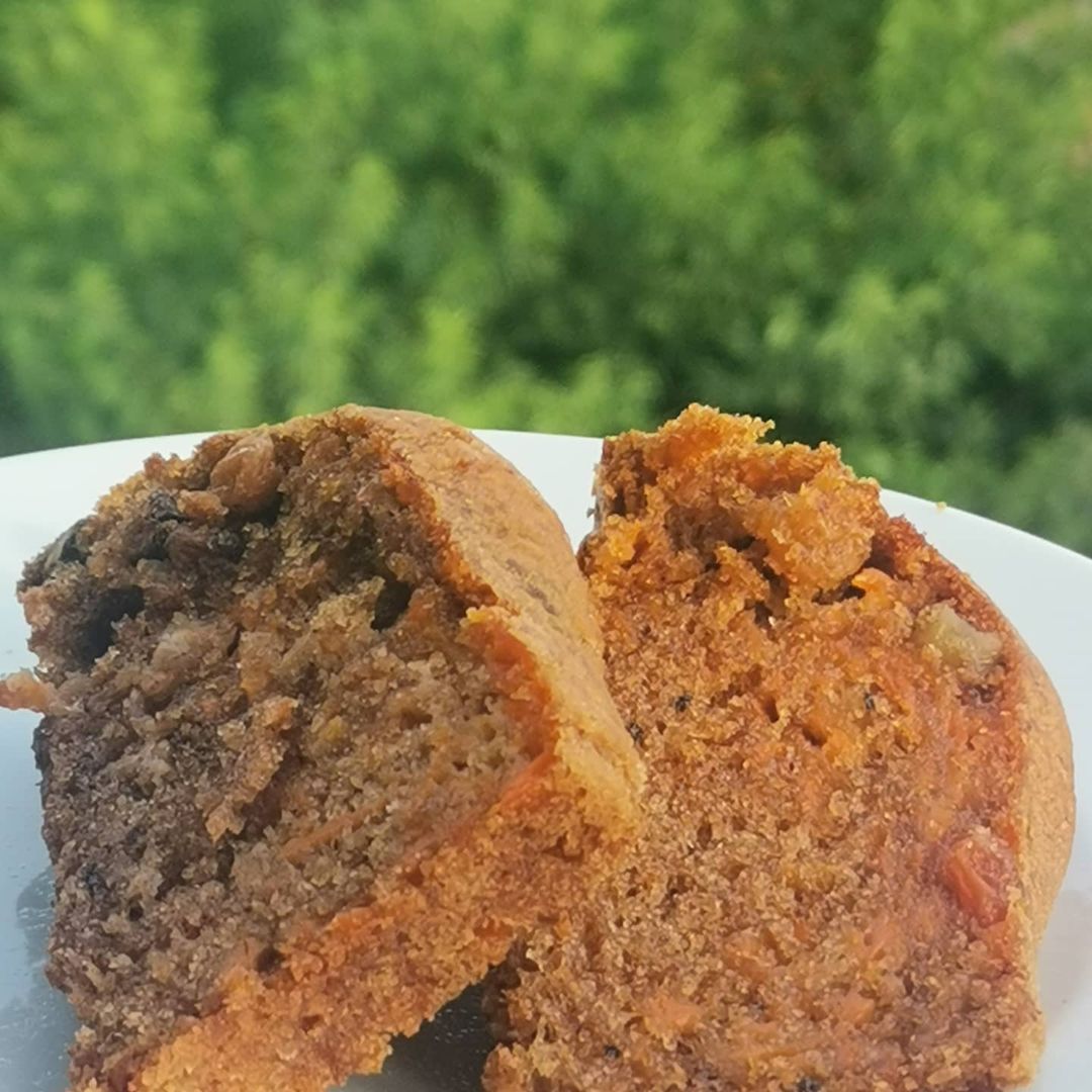 Kokusu Dokusuyla sizi mest edecek havuçlu kek tarifi! parmaklarınızı yiyeceksiniz!