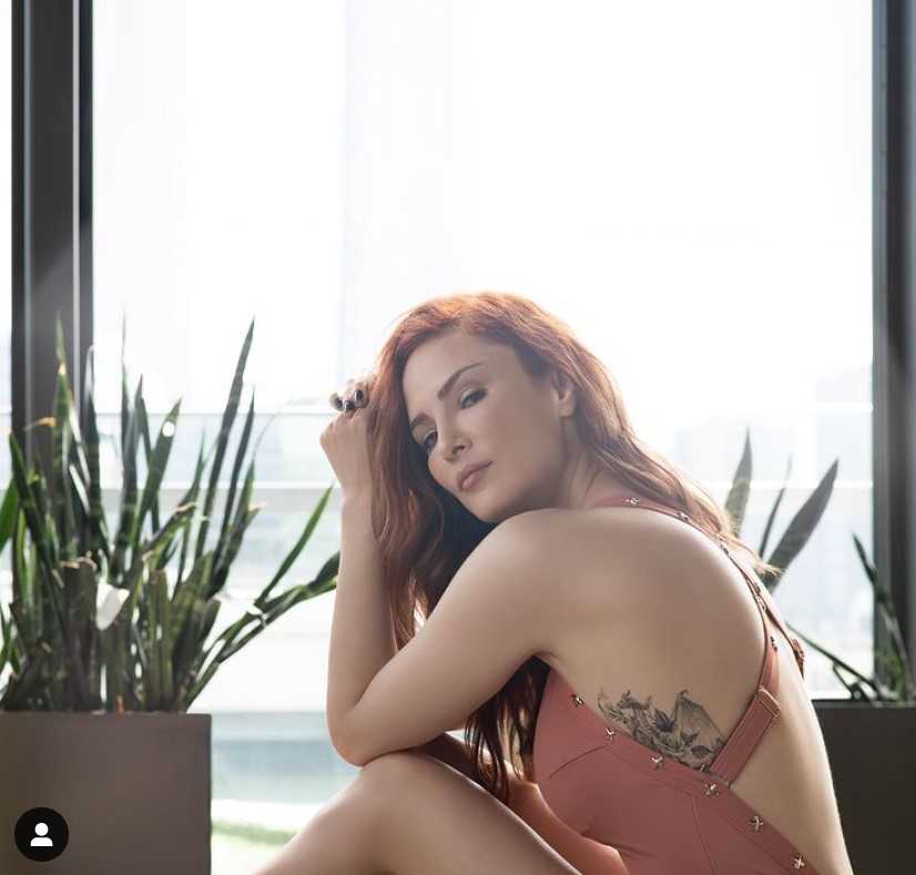 Kim der ki 42 yaşında! İnsan gözlerini alamıyor! Mine Tugayın jakuzi pozu nefesleri kesti