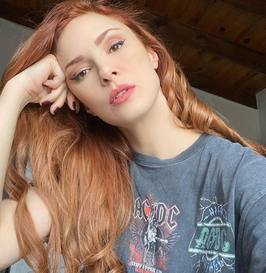 Kim der ki 42 yaşında! İnsan gözlerini alamıyor! Mine Tugayın jakuzi pozu nefesleri kesti