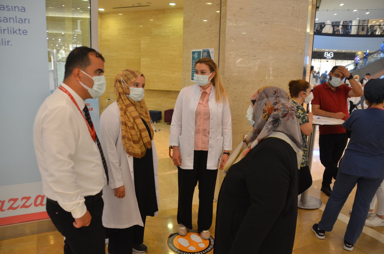 Hem alışveriş, hem aşılama! AVM'de aşılama noktası oluşturuldu