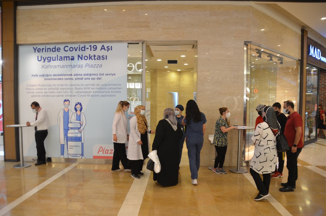 Hem alışveriş, hem aşılama! AVM'de aşılama noktası oluşturuldu