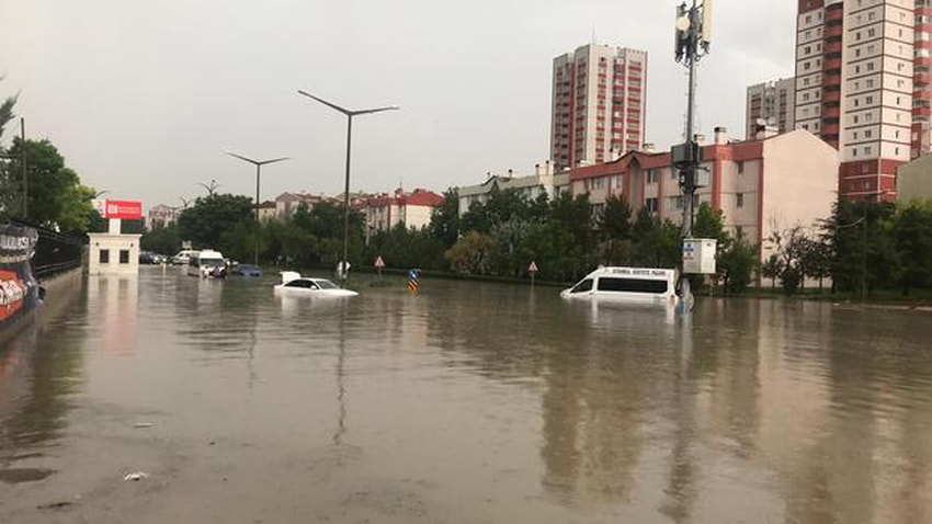 Ankara yağışlara teslim oldu! Dereler taştı, hayvanlar sele kapıldı