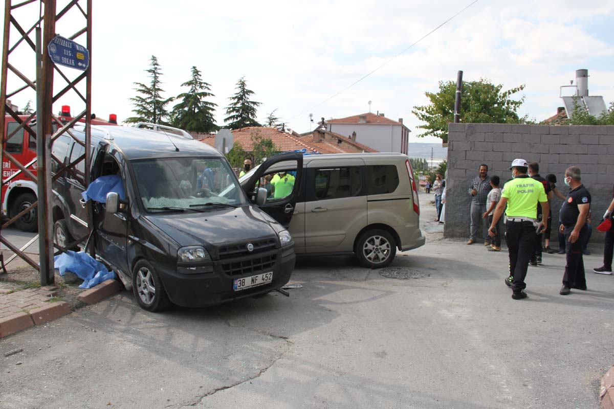 Henüz 3 günlük evliydiler! Kader acı yüzünü gösterdi | Çiçeği burnunda evli çifti trafik kazası ayırdı