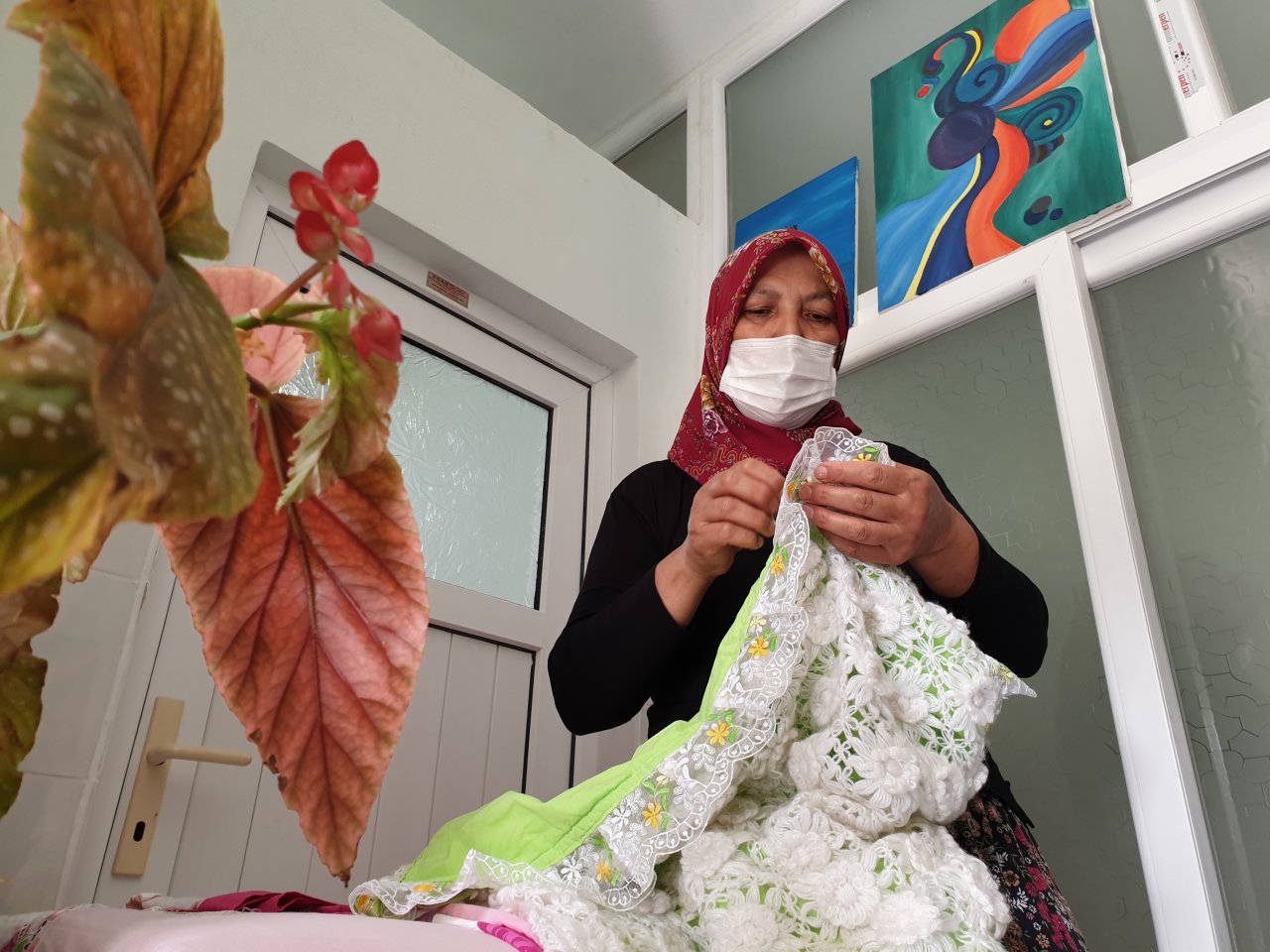 Kadınlardan geri dönüşüme mükemmel katkı! Evsel atıklar kadınların ellerinde yeniden hayat buluyor