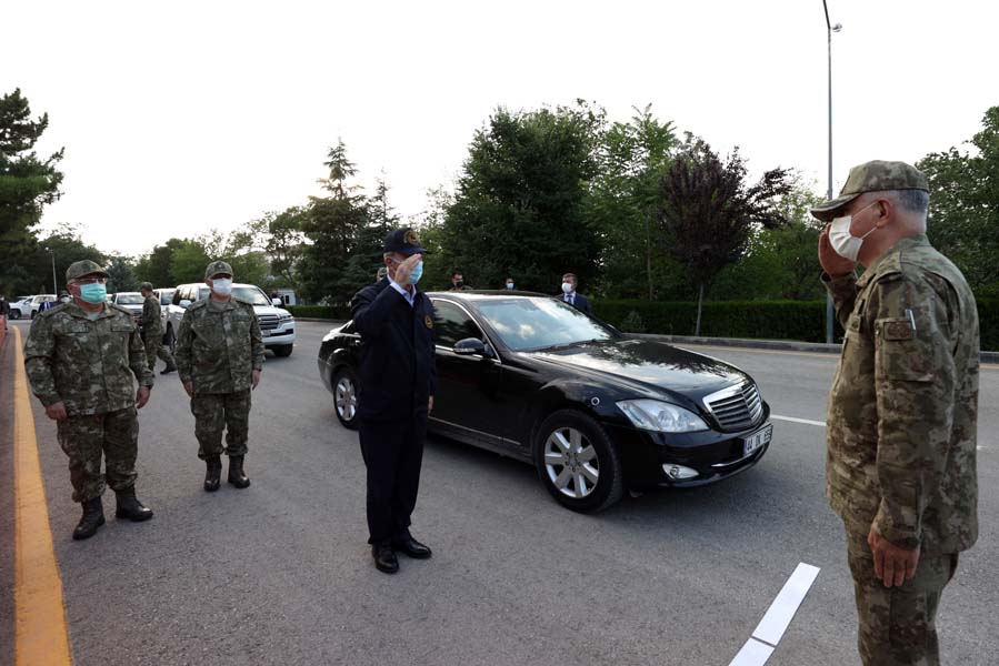 SON DAKİKA! Bakan Akar'dan PKK/YPG açıklaması: Müttefik desteği kabul edilemez!