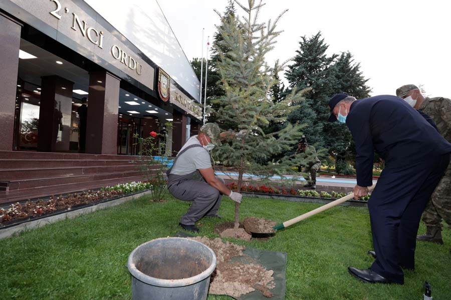 SON DAKİKA! Bakan Akar'dan PKK/YPG açıklaması: Müttefik desteği kabul edilemez!