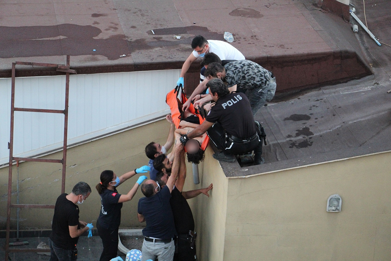 İstanbul'da intihar girişimini unuttular birbirlerini yumrukladılar
