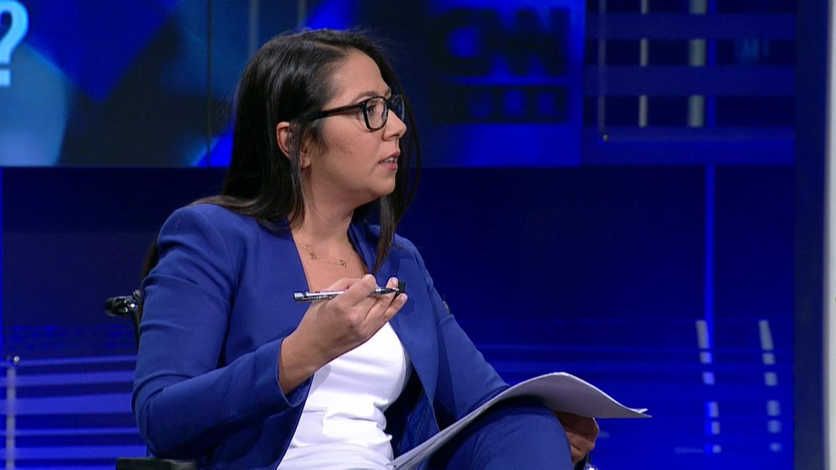 Saliha Sera Kadıgil Sütlü istifa mı etti? Saliha Sera Kadıgil Sütlü neden istifa etti? Hangi partiye geçti?