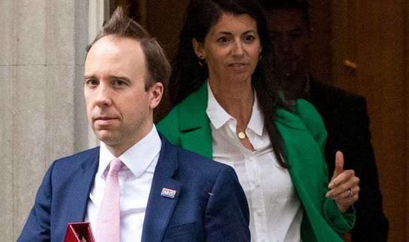 İngiltere bu haberle çalkalanıyor! Sağlık Bakanı Matt Hancock'tan skandal! Bakanlık binasında basıldı: 15 yıllık eşini, danışmanıyla aldattı!