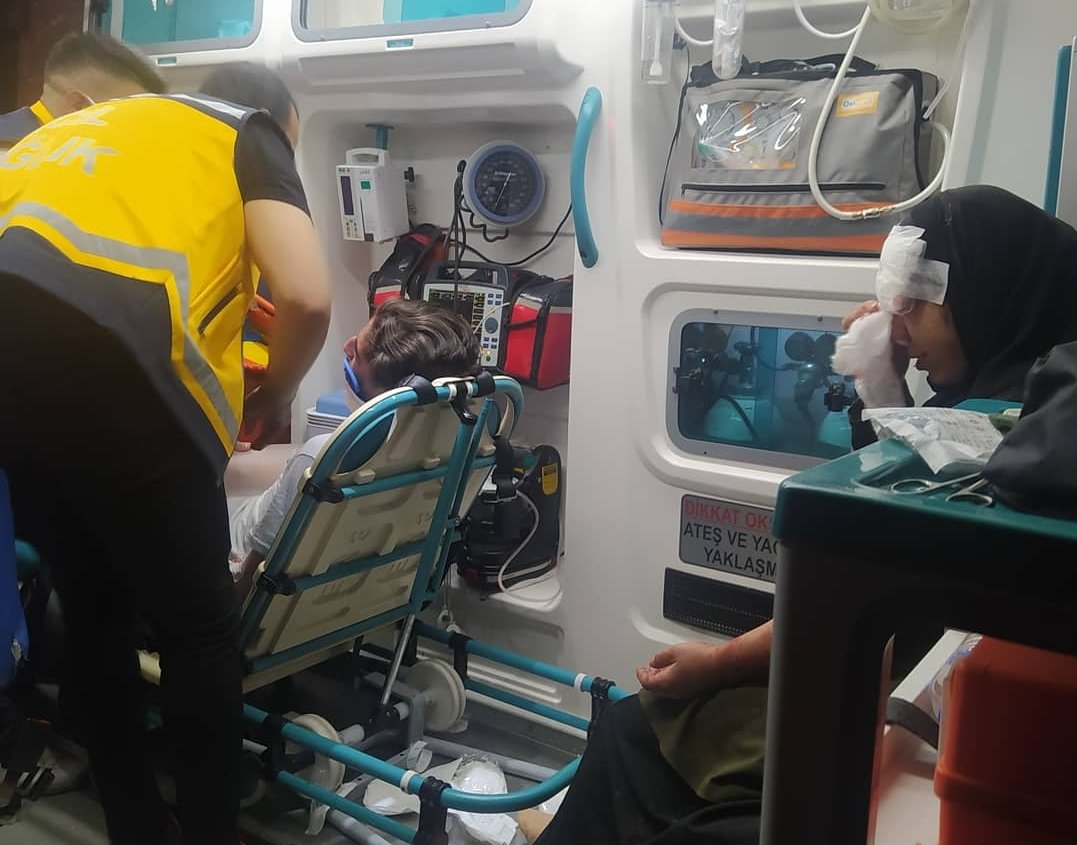 Siirt'te korkutan trafik kazası! Otomobiller çarpıştı, facianın eşiğinden dönüldü: 8 yaralı