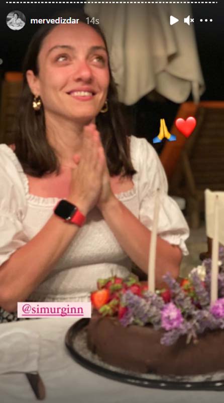 Ayrılığın ardından tatile çıktı! Masumlar Apartmanı'nın Gülben'i Merve Dizdar'a sürpriz doğum günü!