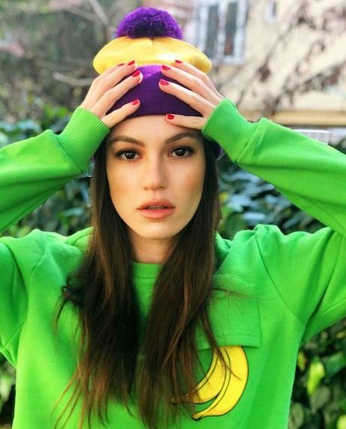 Hayran kalmamak elde değil! Arkak Sokakların Zelişi Yüsra Geyikten nefes kesen pozlar| Siyah mayosuyla yıktı geçti