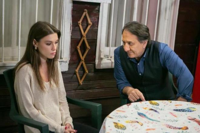 Hayran kalmamak elde değil! Arkak Sokakların Zelişi Yüsra Geyikten nefes kesen pozlar| Siyah mayosuyla yıktı geçti