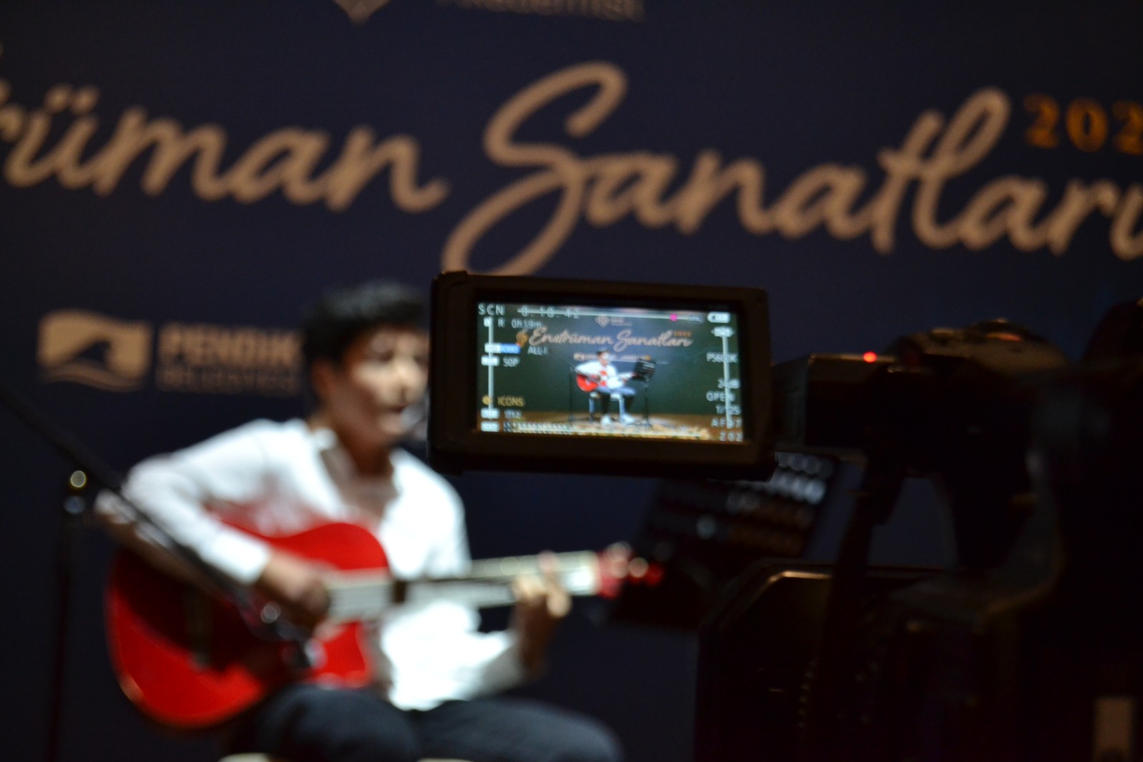 Kursiyerler sahnede sanat rüzgarları estirdi