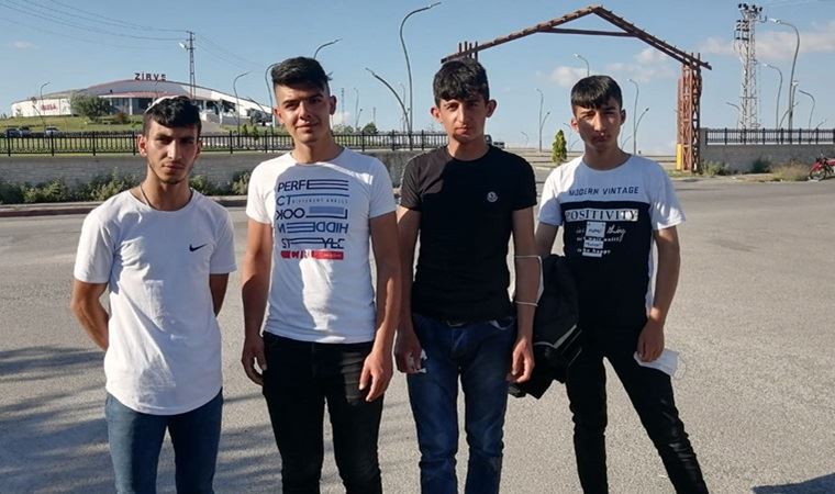 Düğün konvoyunun önünü kestiler, bin pişman oldular! Bahşiş isteyen gençlere konvoy dayağı